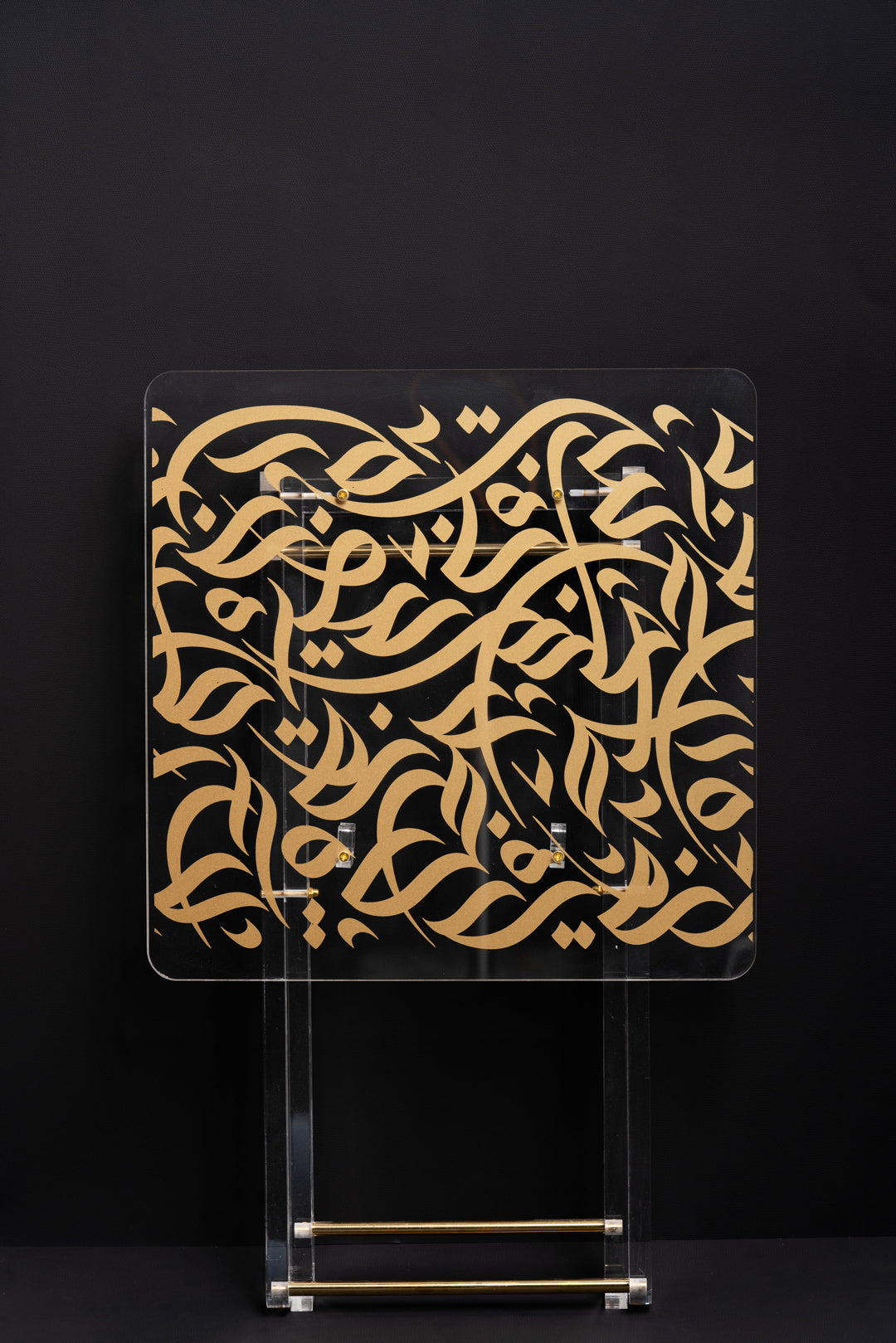 طقم 4 طاولات قهوة اكريليك تصميم مربع مع حامل من ريفال شفاف ذهبي RF00403