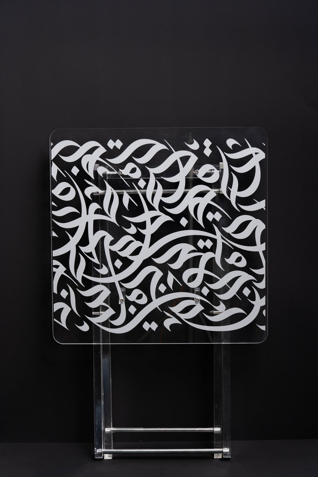 طقم 4 طاولات قهوة اكريليك تصميم مربع مع حامل من ريفال شفاف سلفر RF00404