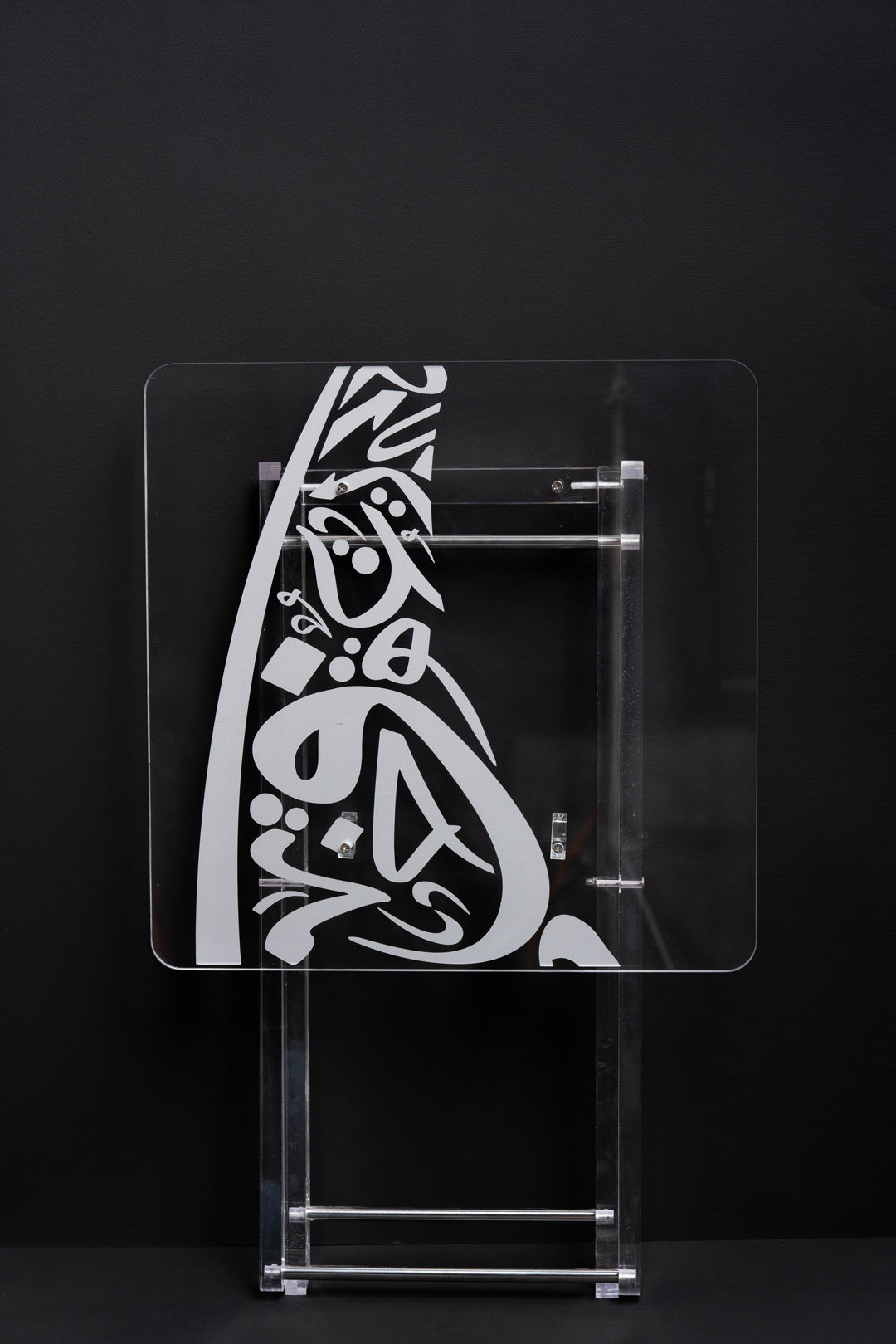 طقم 4 طاولات قهوة اكريليك تصميم مربع مع حامل من ريفال شفاف سلفر RF00406
