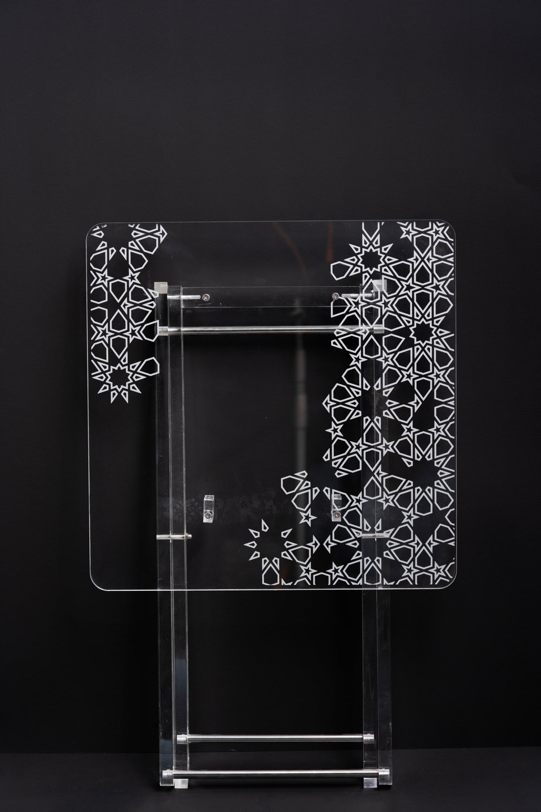 طقم 4 طاولات قهوة اكريليك تصميم مربع مع حامل من ريفال شفاف سلفر RF00410