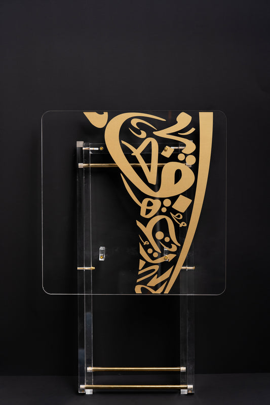طقم 4 طاولات قهوة اكريليك تصميم مربع مع حامل من ريفال شفاف ذهبي RF00405