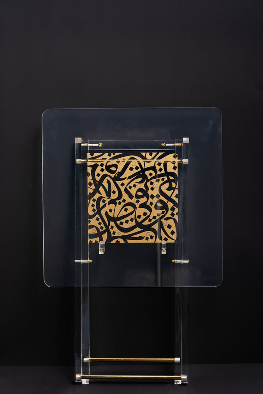 طقم 4 طاولات قهوة اكريليك تصميم مربع ذهبي و شفاف مع حامل من ريفال  RF00411